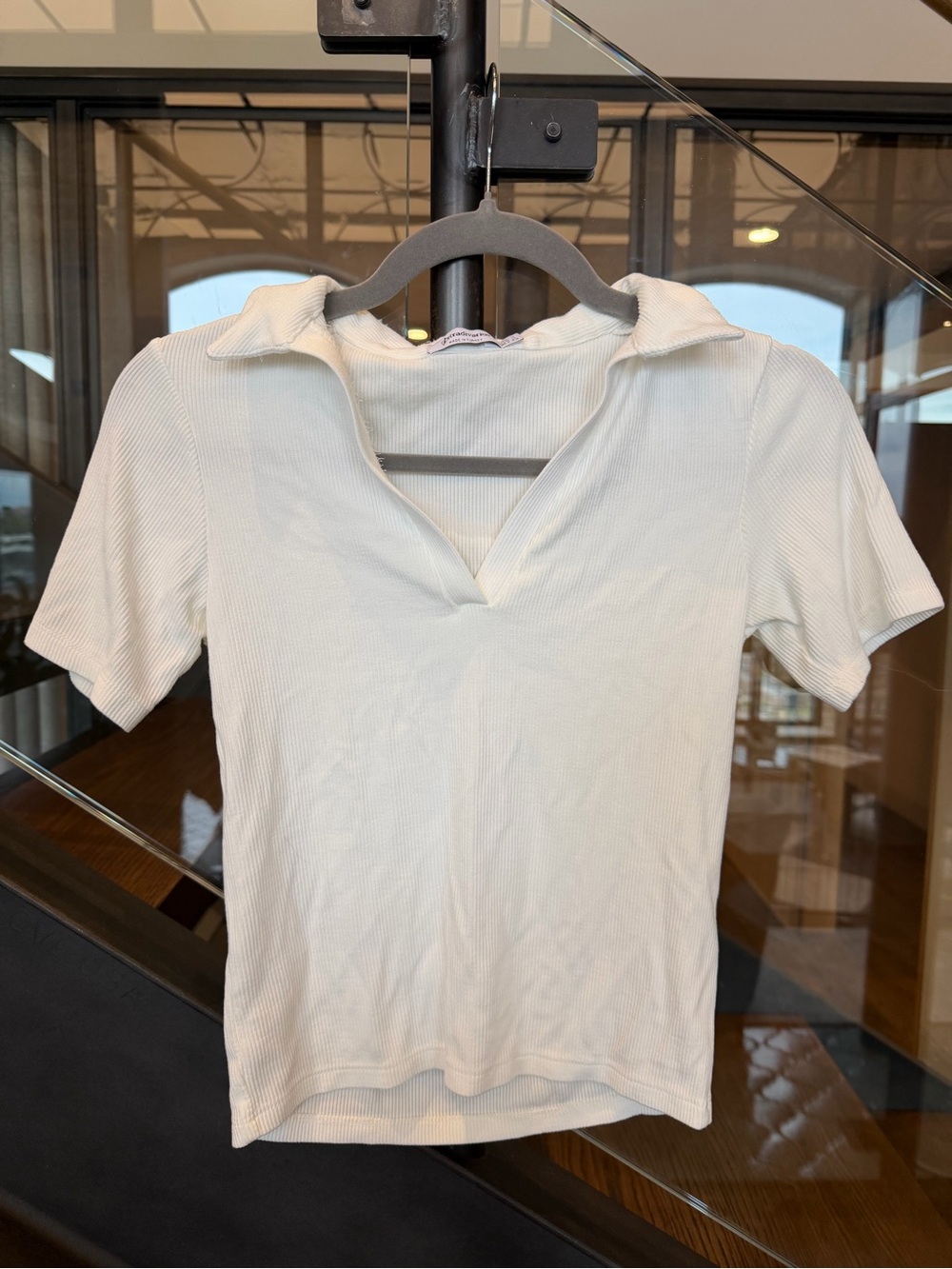 stradivarius Cream Ribbed Workwear V‑Neck Polo Tee